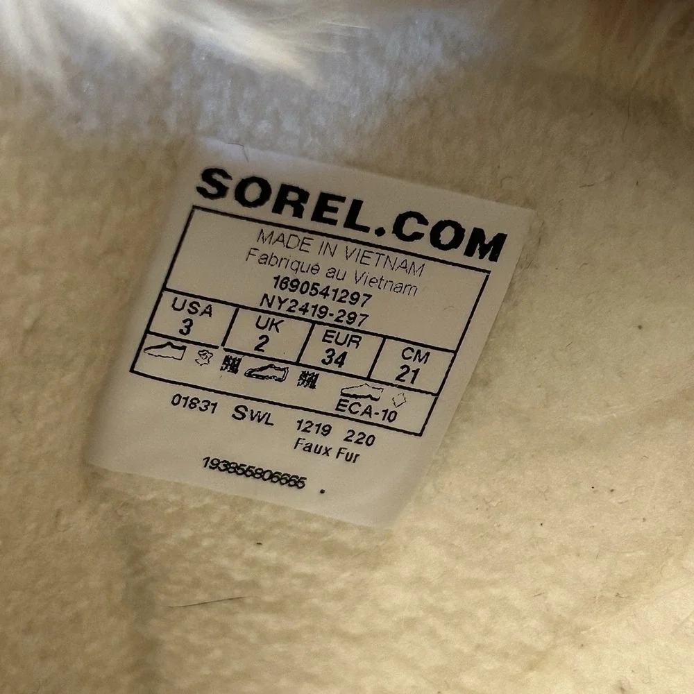 Sorel Girls' Mid-Calf Quilted Faux Fur Snow Boots US Size 3 Warm Waterproof